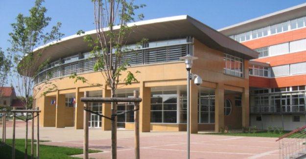 HIATUS - Lycée Carnot - Roanne - 42